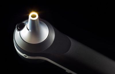 HEINE-BETA-X-otoscope-mood-picture-2-400×257 BETA X Otoskop